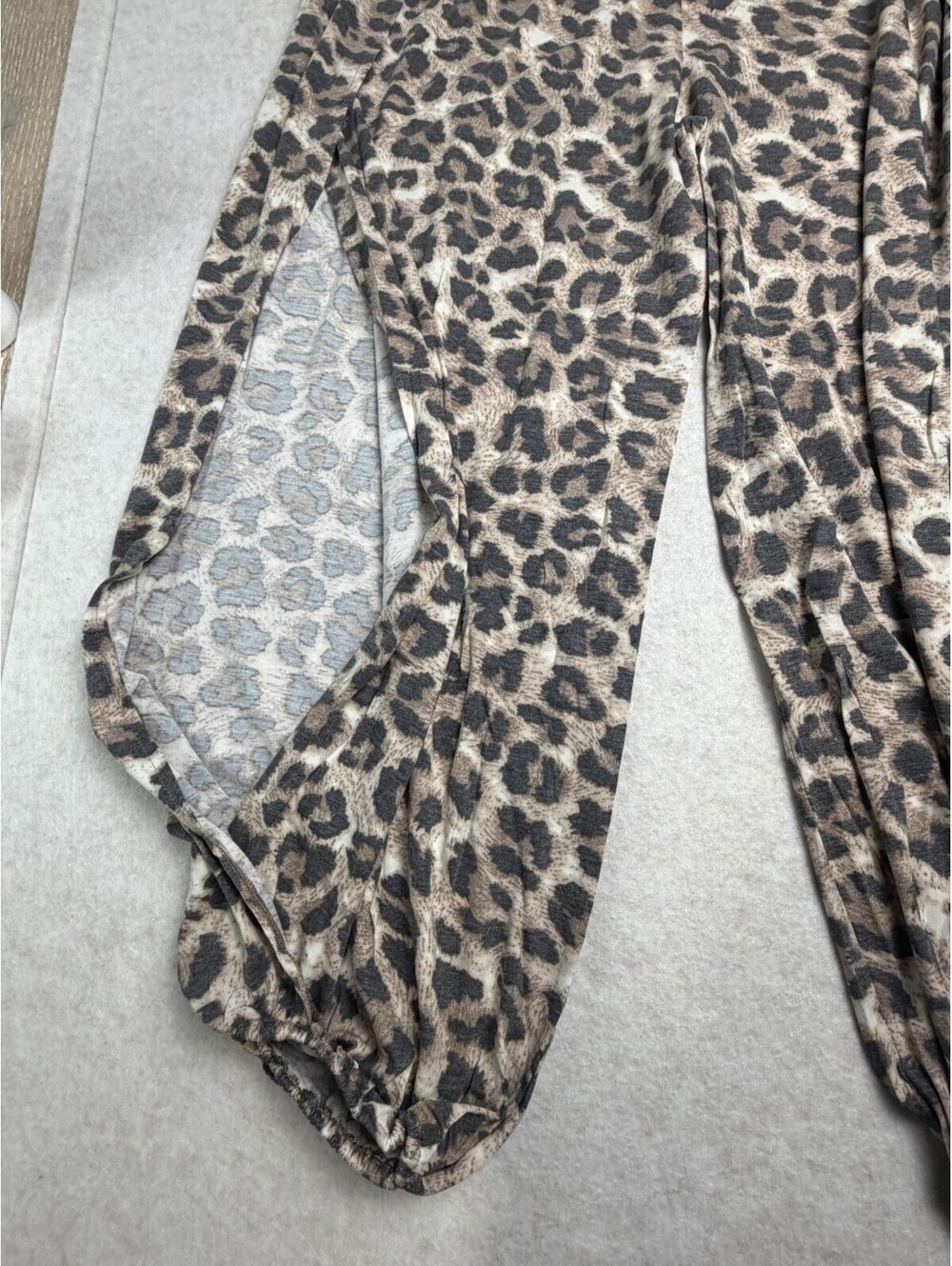 ZENANA OUTFITTERS Leopard Print Knit Harem Joggers NEW IN PACKAGE Size 1X - Picture 10 of 13